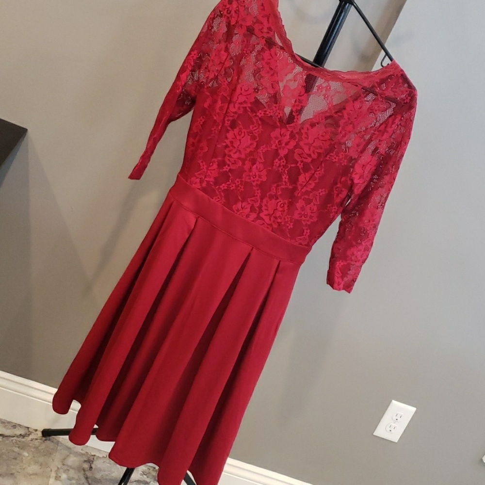 Womens dress, burgundy, size S. NEW! Gorgeous